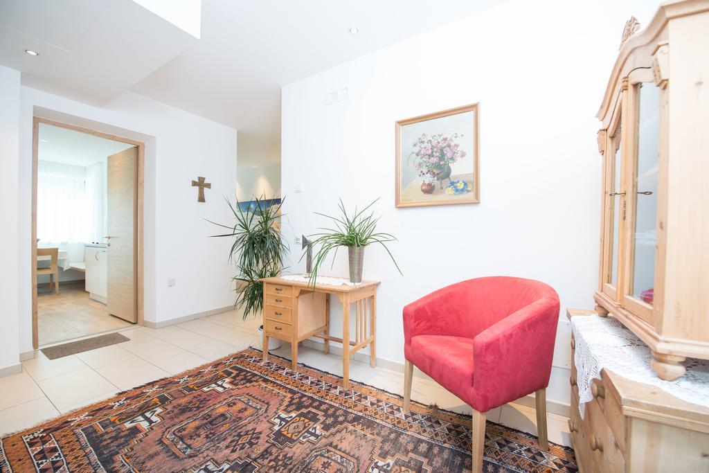 Apartment Edelweiss Brunico Habitación foto