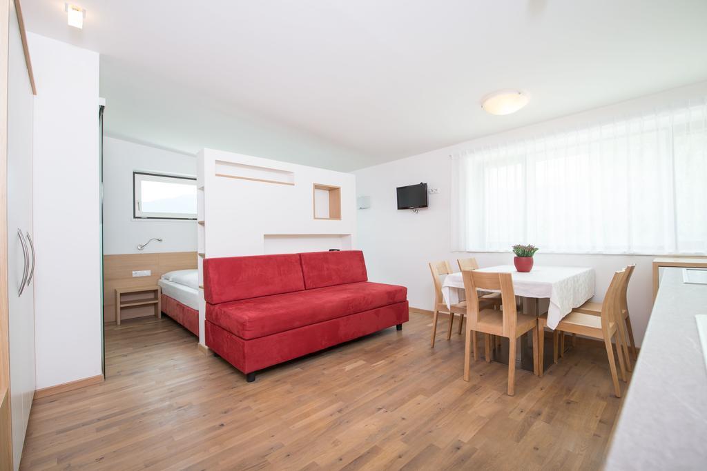 Apartment Edelweiss Brunico Habitación foto