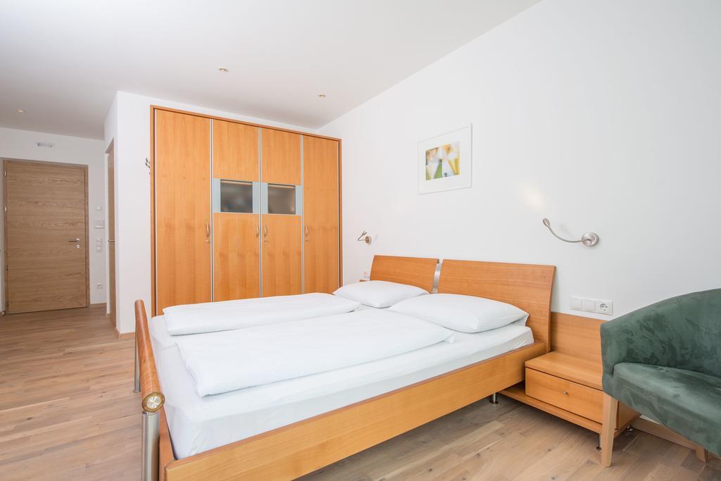 Apartment Edelweiss Brunico Habitación foto