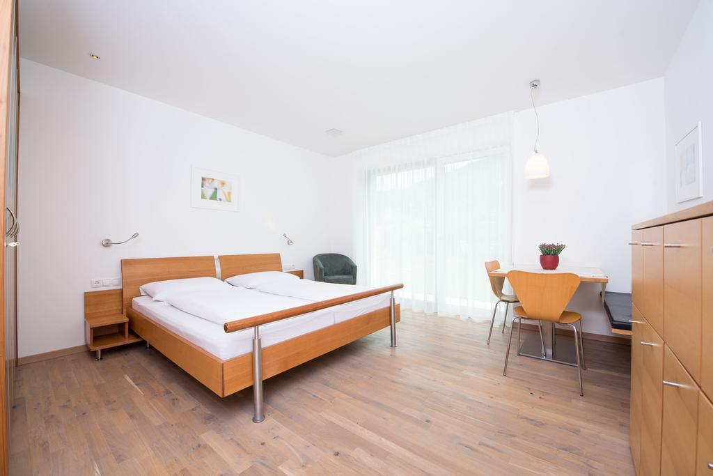 Apartment Edelweiss Brunico Habitación foto